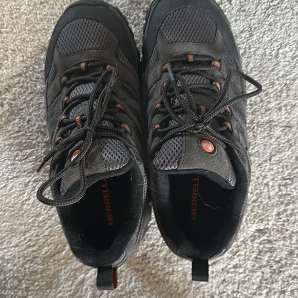 Shoes - Picture 2 of 3